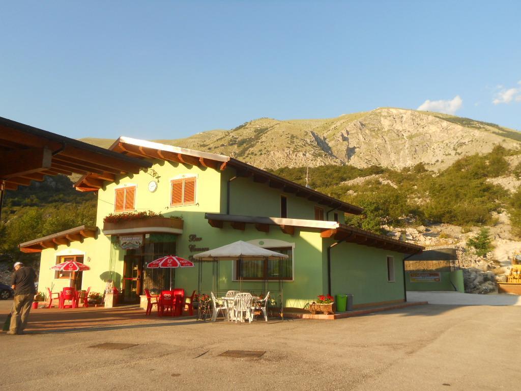 La Locanda Del Lago Lucciola Villalago Buitenkant foto